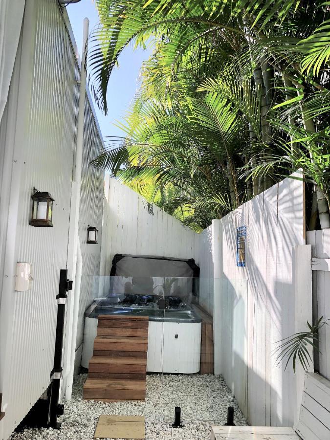 Private Outdoor Spa, Fire Pit, Cinema Room - The Cottage Coolum Beach Exterior foto